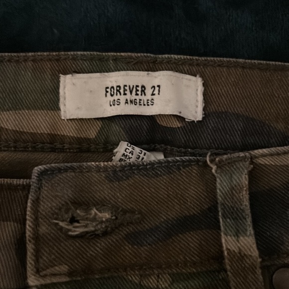 Camo Jeans - Picture 2 of 2